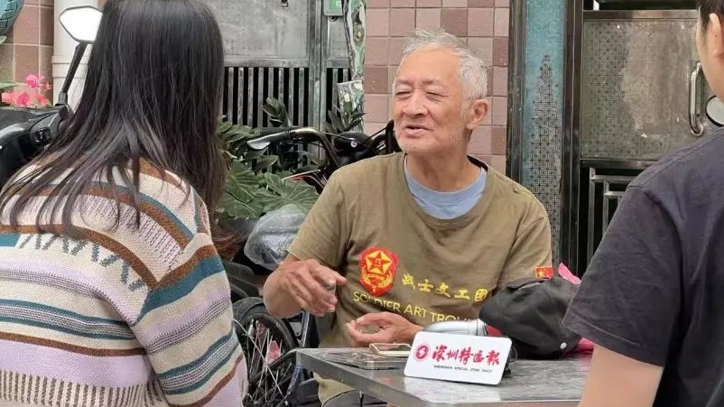 深圳特区报独家专访 | 73岁“钢琴爷爷”深圳街头公益演奏14年