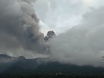 印尼马拉皮火山喷发致23名登山者死亡，救援行动结束
