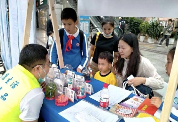 园岭街道开展“禁毒与普法同行，无毒法治相伴”禁毒宣传活动