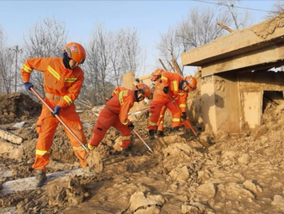 甘肃森林消防总队400人抵达地震灾区展开救援