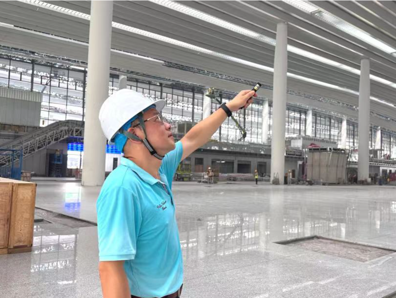 广州白云站背后故事建设者篇｜高峰：守得云开见“木棉”