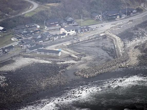 日本能登半岛地震导致部分海域变成陆地