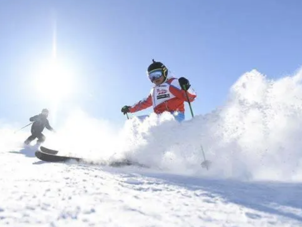  “南方小土豆”滑雪摔伤回广州治疗，飞机上巧遇骨科“大佬”……