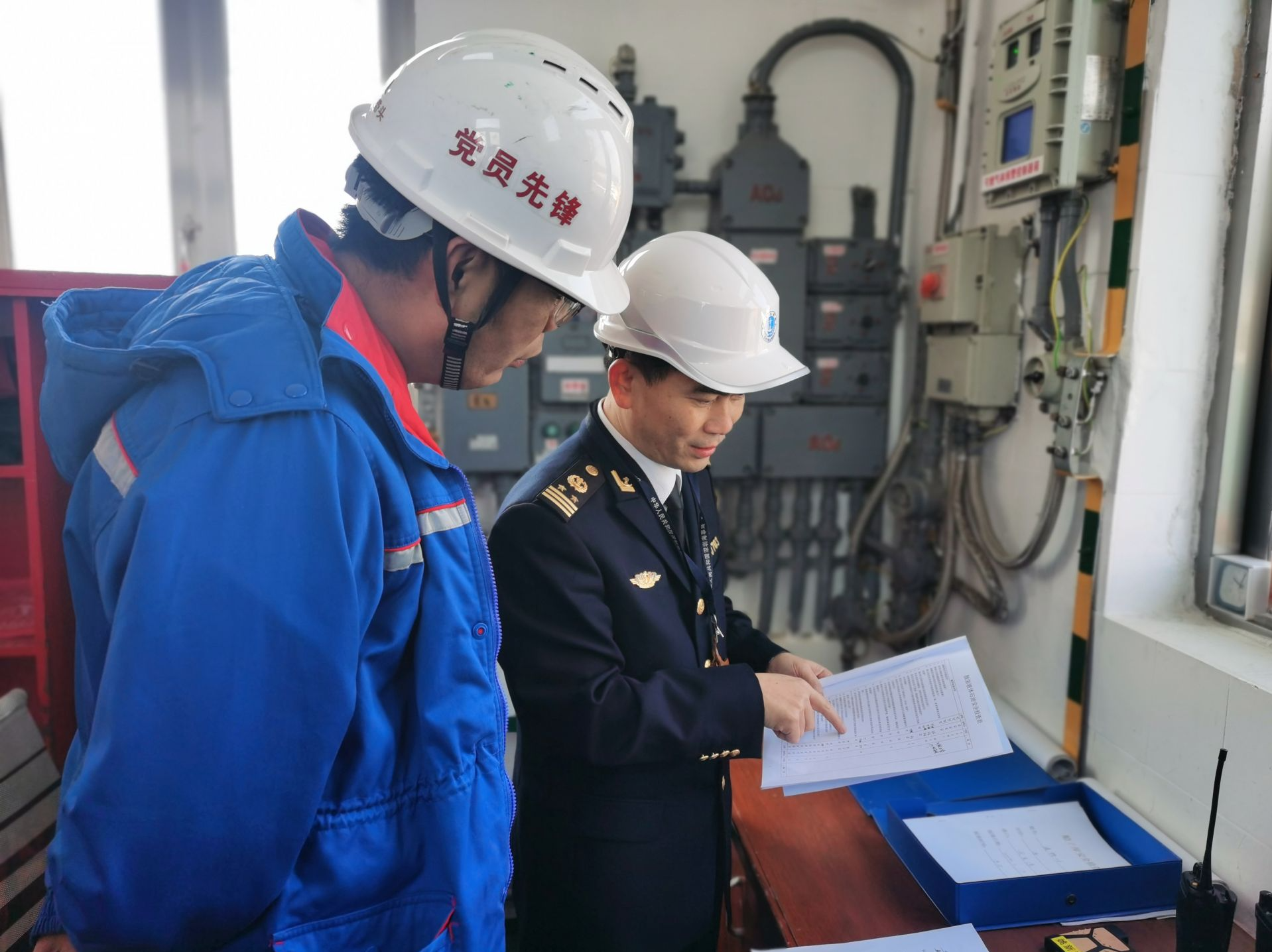 大亚湾海事局积极应对寒潮，确保春运期间海上能源供应稳定
