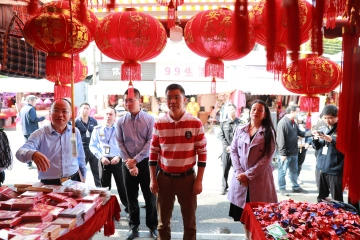 凤凰街道开展节前“扫黄打非”规范农贸市场经营秩序