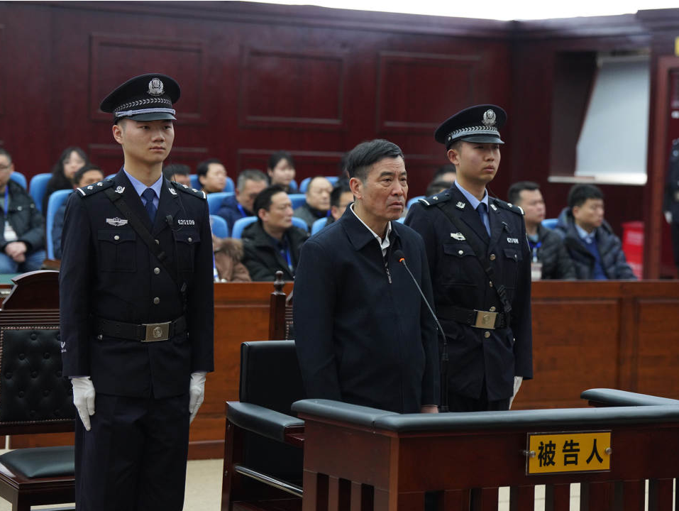 被控受贿8103万余元 中国足球协会原主席陈戌源受贿案一审开庭