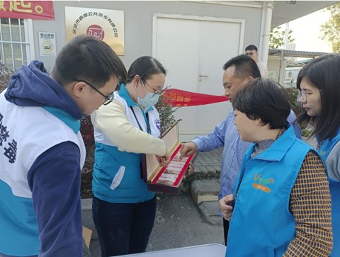 光明街道开展“学习禁毒知识 安全文明行车”主题宣传