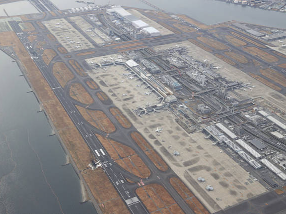日本羽田机场发生飞机相撞事故的跑道重新开放