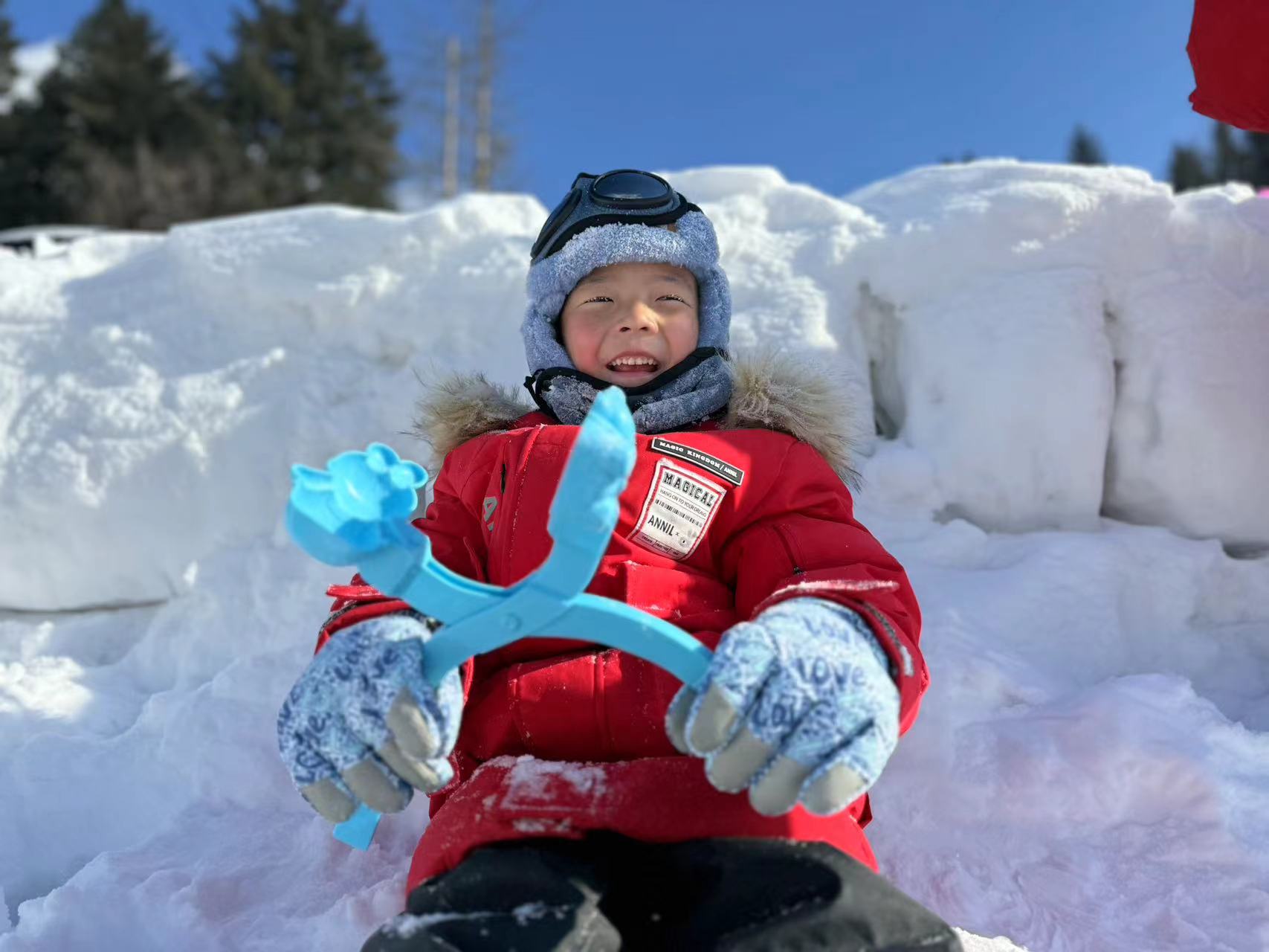 光明“小翰宝”远赴尔滨探索雪的魅力与科学的力量