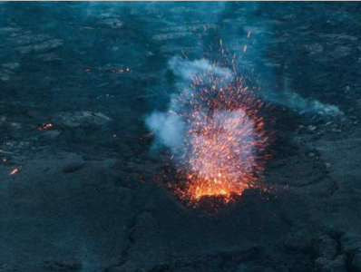 冰岛火山活跃，总统警告进入“剧变时期”
