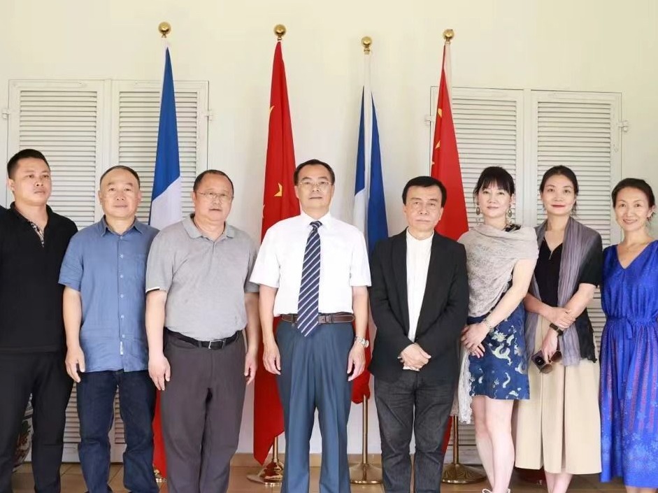 中国摄影代表团访问法国海外省留尼汪