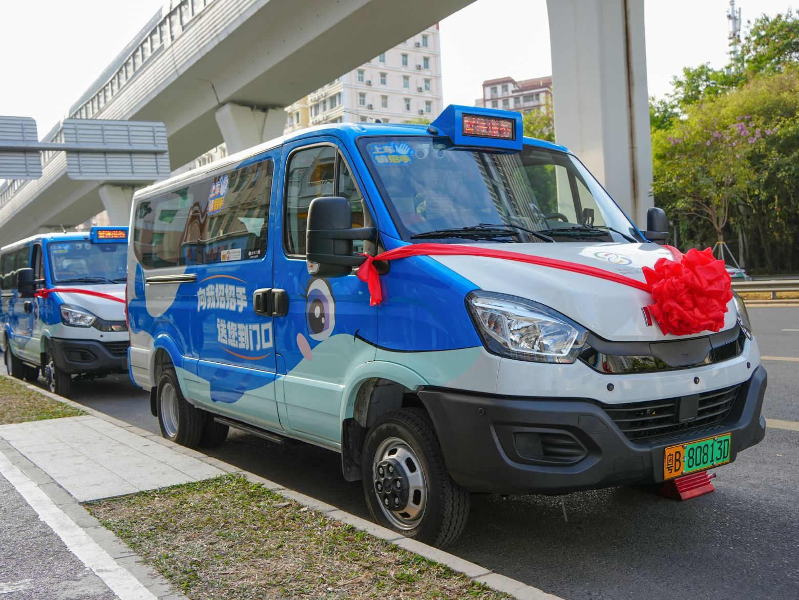 打通“三区”接驳“最后一百米”！深圳巴士集团100台“蓝海豚”小型巴士投运