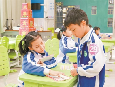 深圳学校“整花活儿”！玩着游戏逛着园过了“期末考”