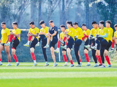 小组出线概率达74.4%！中国男足今晚10点半亮相亚洲杯 