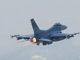 突发！驻韩美军一架F-16战机坠海