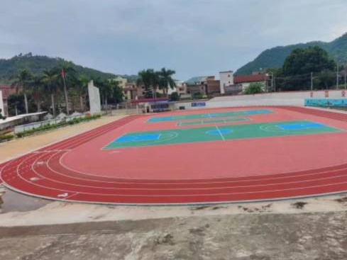 广东今年计划投入3亿元改造552所农村学校体育场地