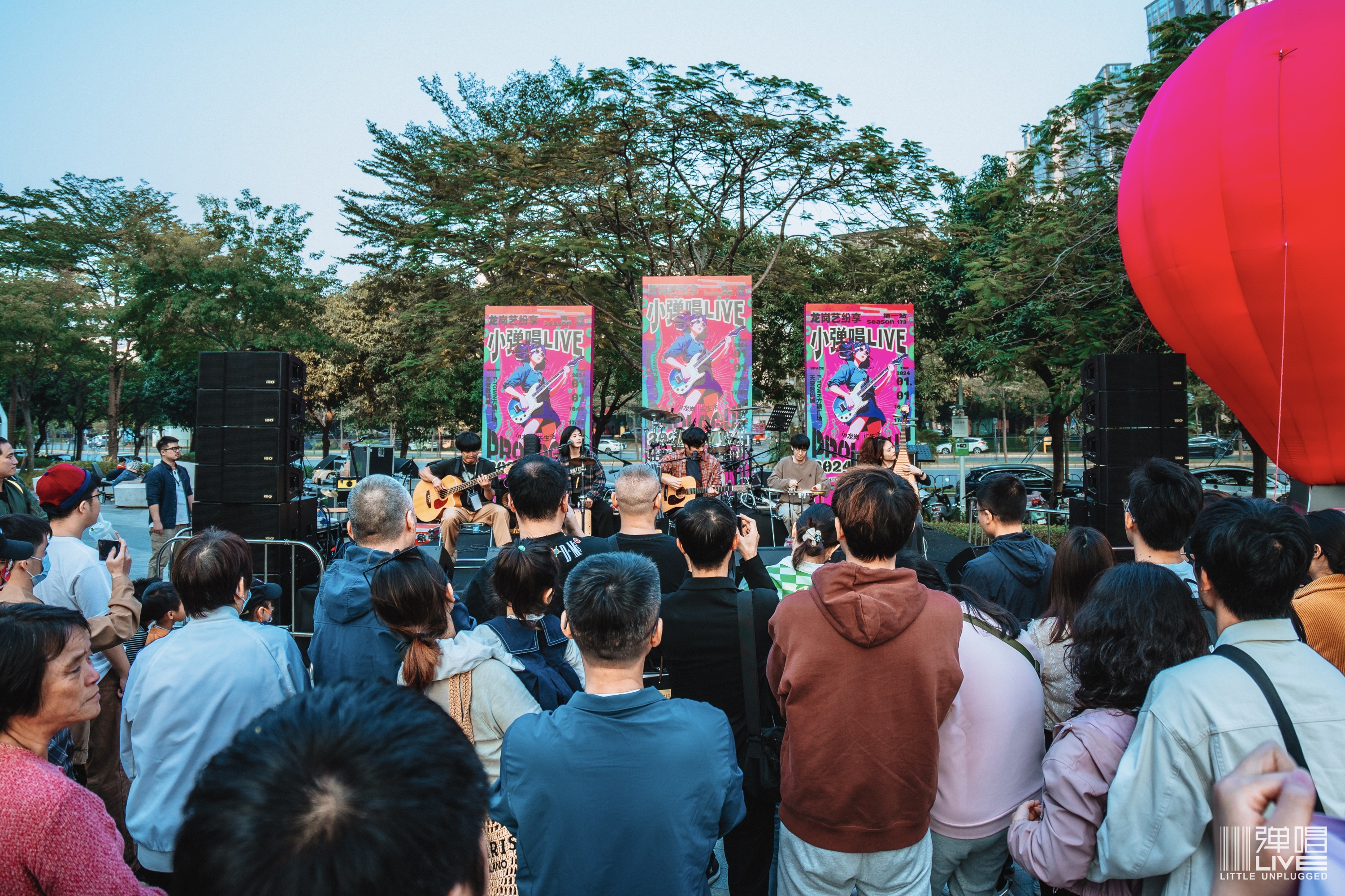 提升龙岗音乐文化标识度！2024年“精彩商圈·艺享龙岗”小弹唱LIVE进商圈活动唱响