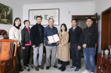 粮票、旧音箱、世界之窗门票……热心市民捐赠近90件老物件见证深圳40年沧海桑田