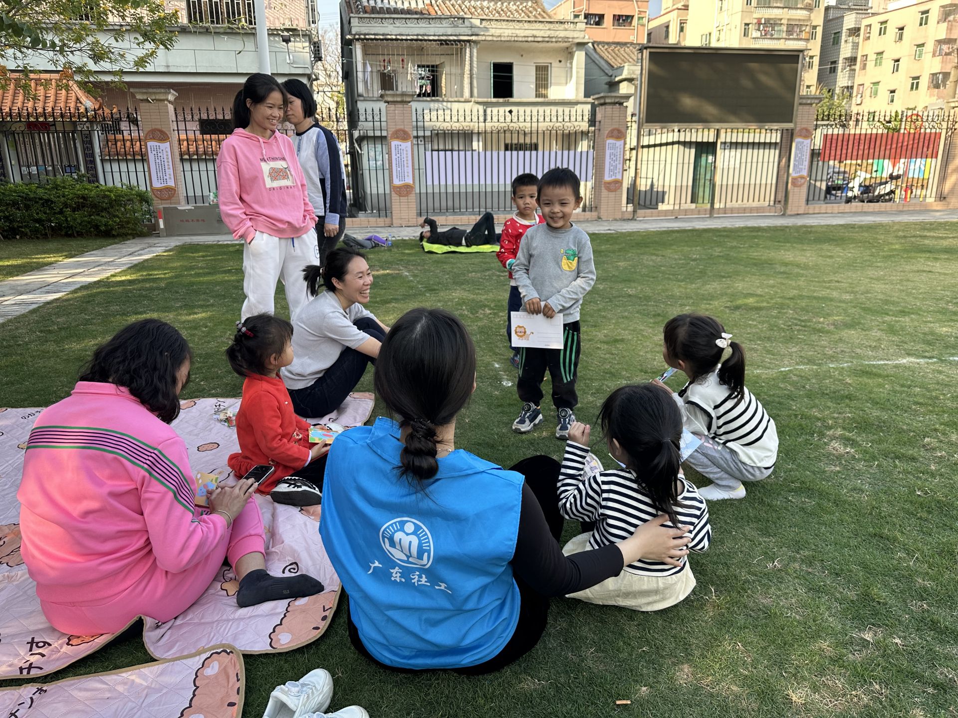 沙浦围社区开展“悦在陪伴，读促成长”亲子绘本小组活动