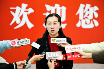 福田区党代表余莉：在香蜜湖，山海绿廊间的国际交往平台正徐徐地向我们走来
