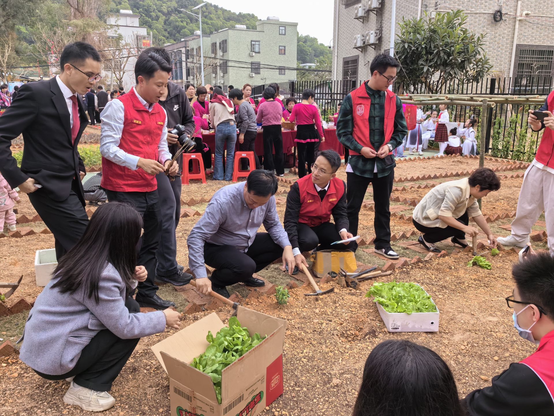 “用双手把家乡建得越来越靓！” 深汕特别合作区首个共建花园落成