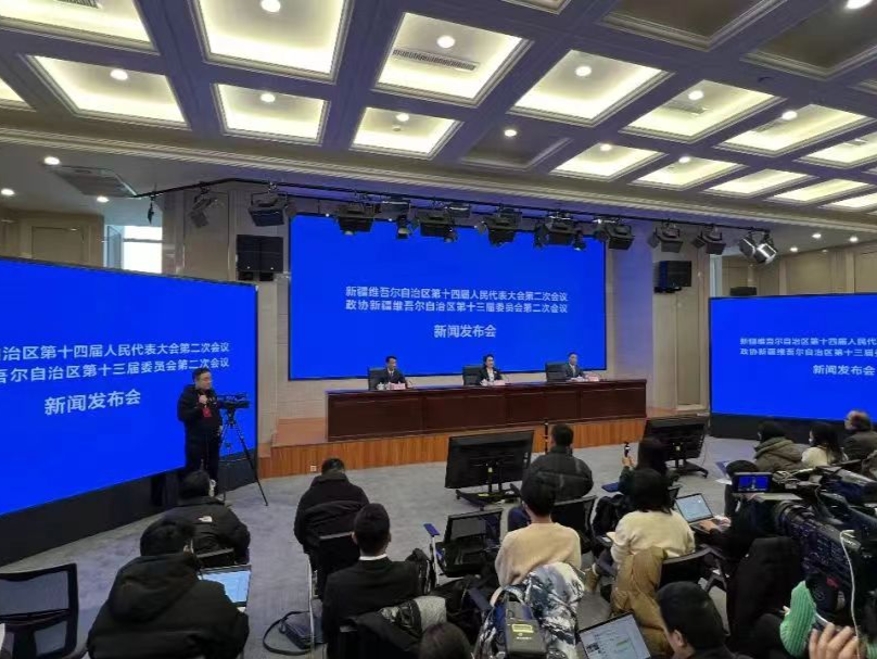 “三个首次”刷新新疆维吾尔自治区两会