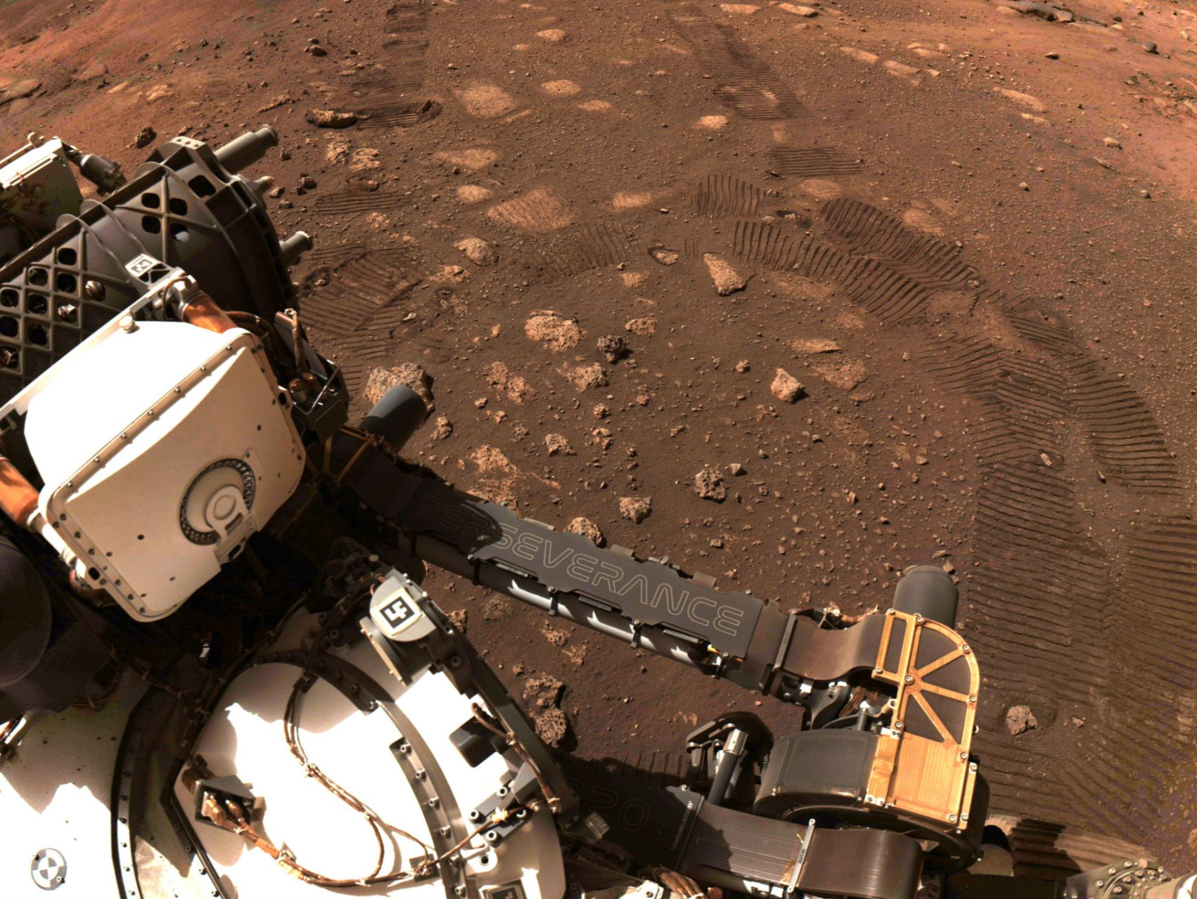 最新发现！火星在远古曾存在巨大湖泊和河流三角洲 