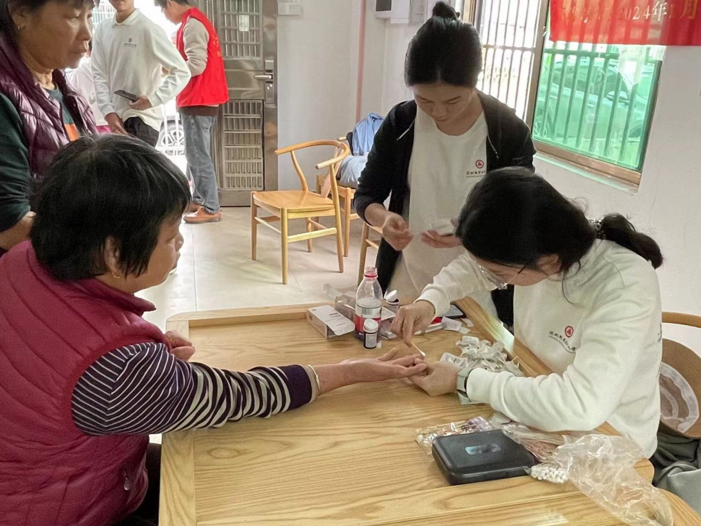 深圳职业技术大学青年深入碧山村开展助老爱幼社会实践