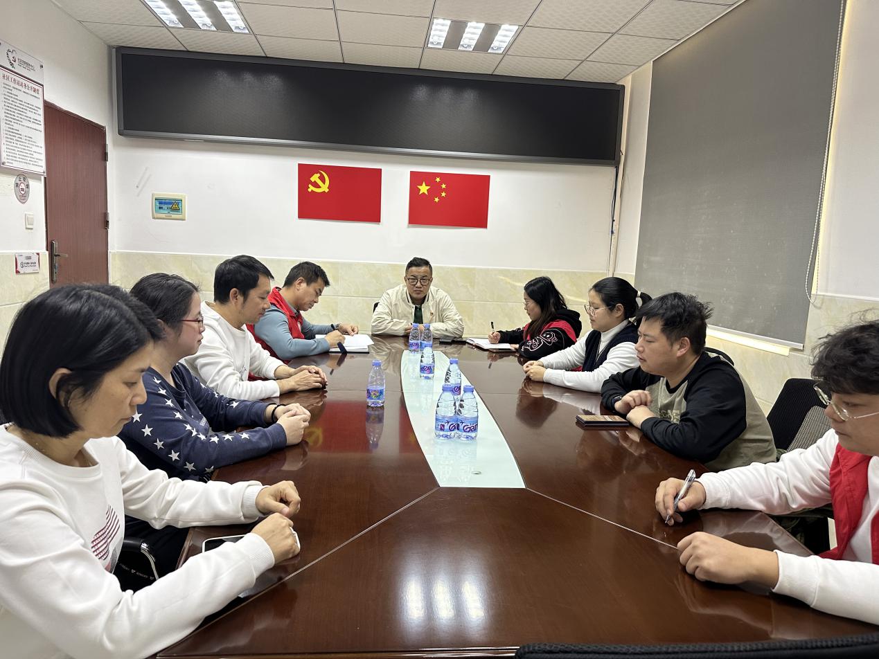 溪头社区开展“营造学法氛围，助力乡村振兴” 主题党日活动
