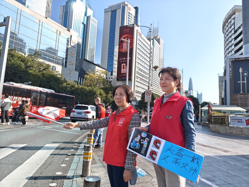 致敬警察节 | 南园街道南园社区开展交通劝导志愿服务活动