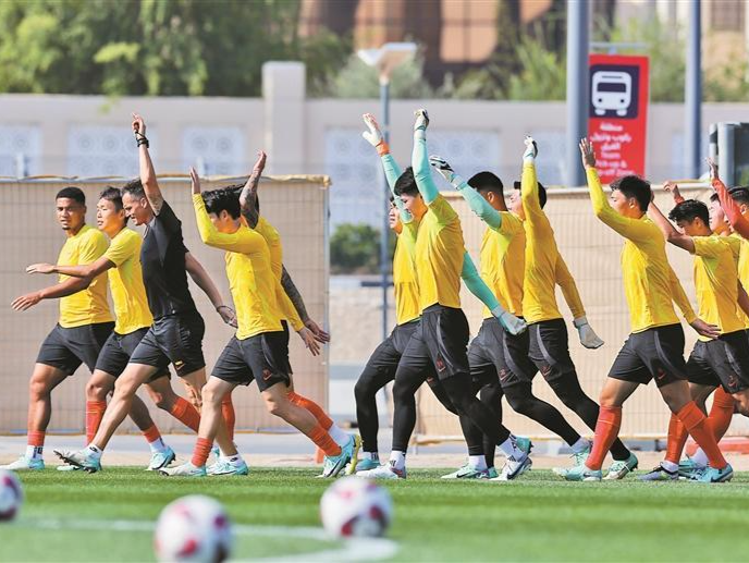亚洲足球集体发力 中国足球不进则退 