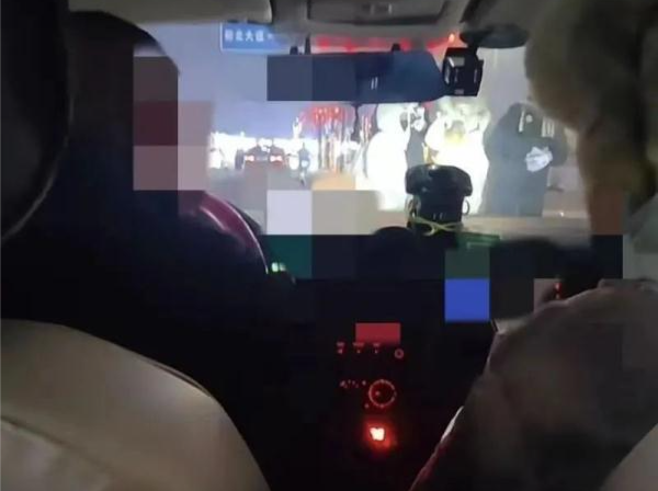 打车2公里收费50元？“尔滨”回应：罚款+停运！