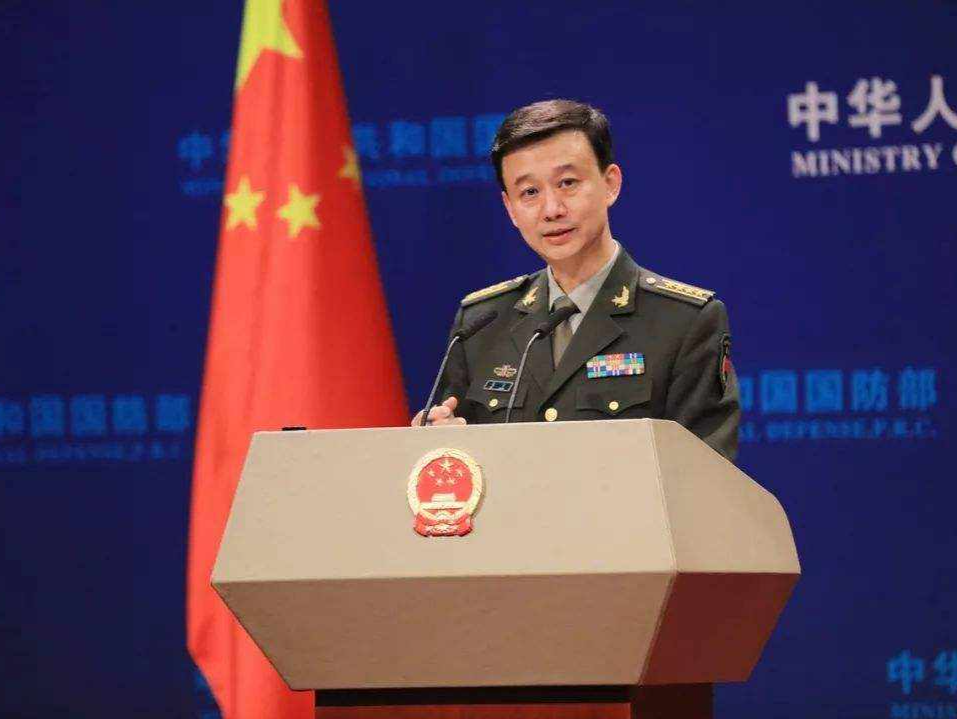 国防部：坚决反对菲方在中国南沙岛礁上开展建设活动 