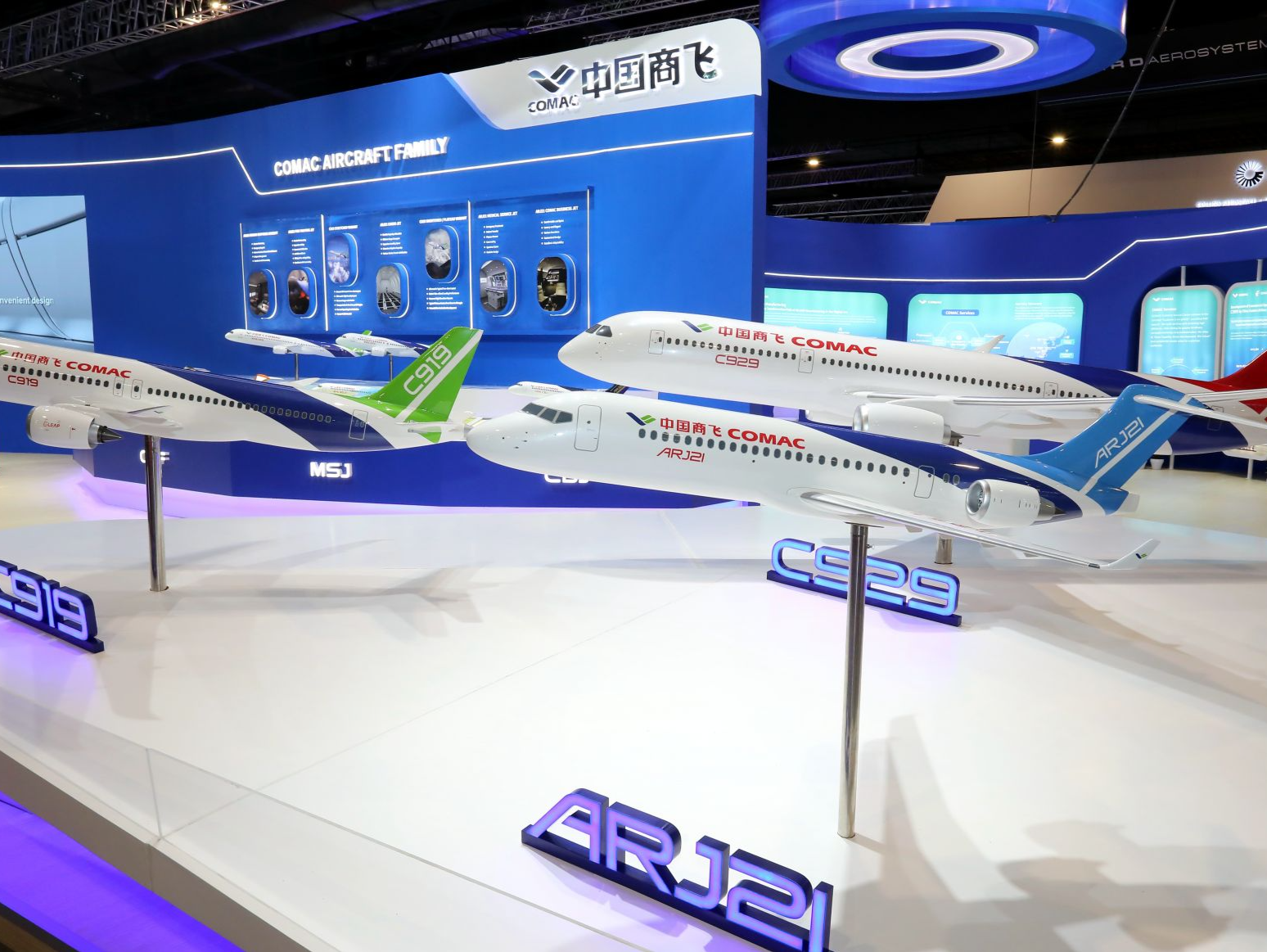 国产飞机C919和ARJ21首次亮相新加坡航展，将进行飞行表演 