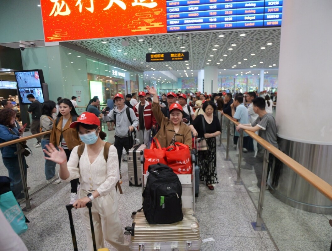 惠州市2024年首架返岗务工包机抵达