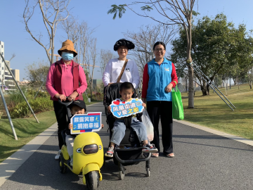 感受自然，舒缓心灵！凤凰街道组织老年人开展徒步健身活动
