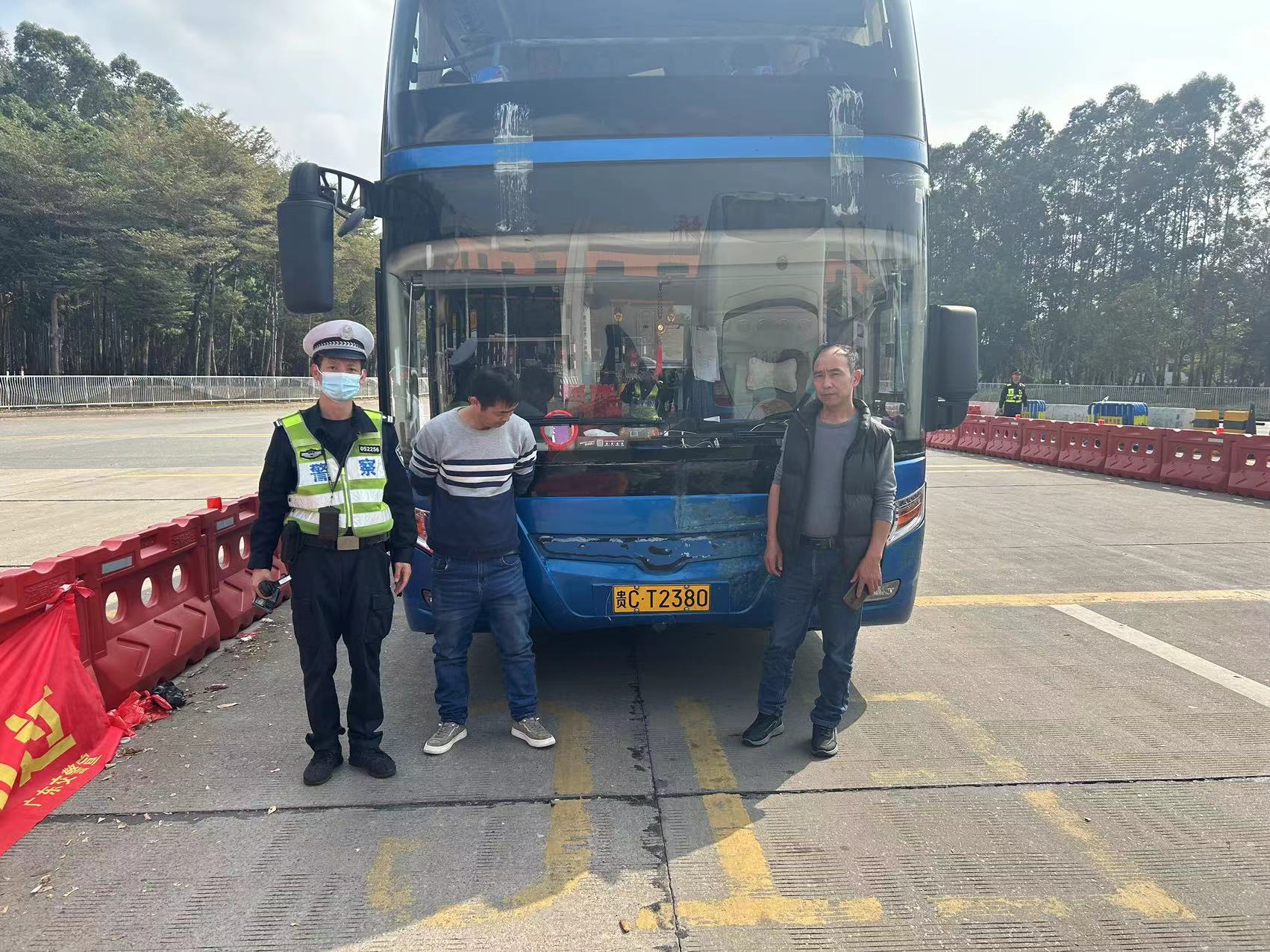 “一个都不能超”——深圳交警西部大队一中队严格执法与柔性服务暖人心
