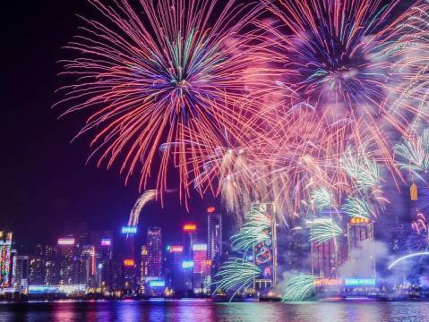 香港财政司司长陈茂波：维港每月都会举行烟花汇演 
