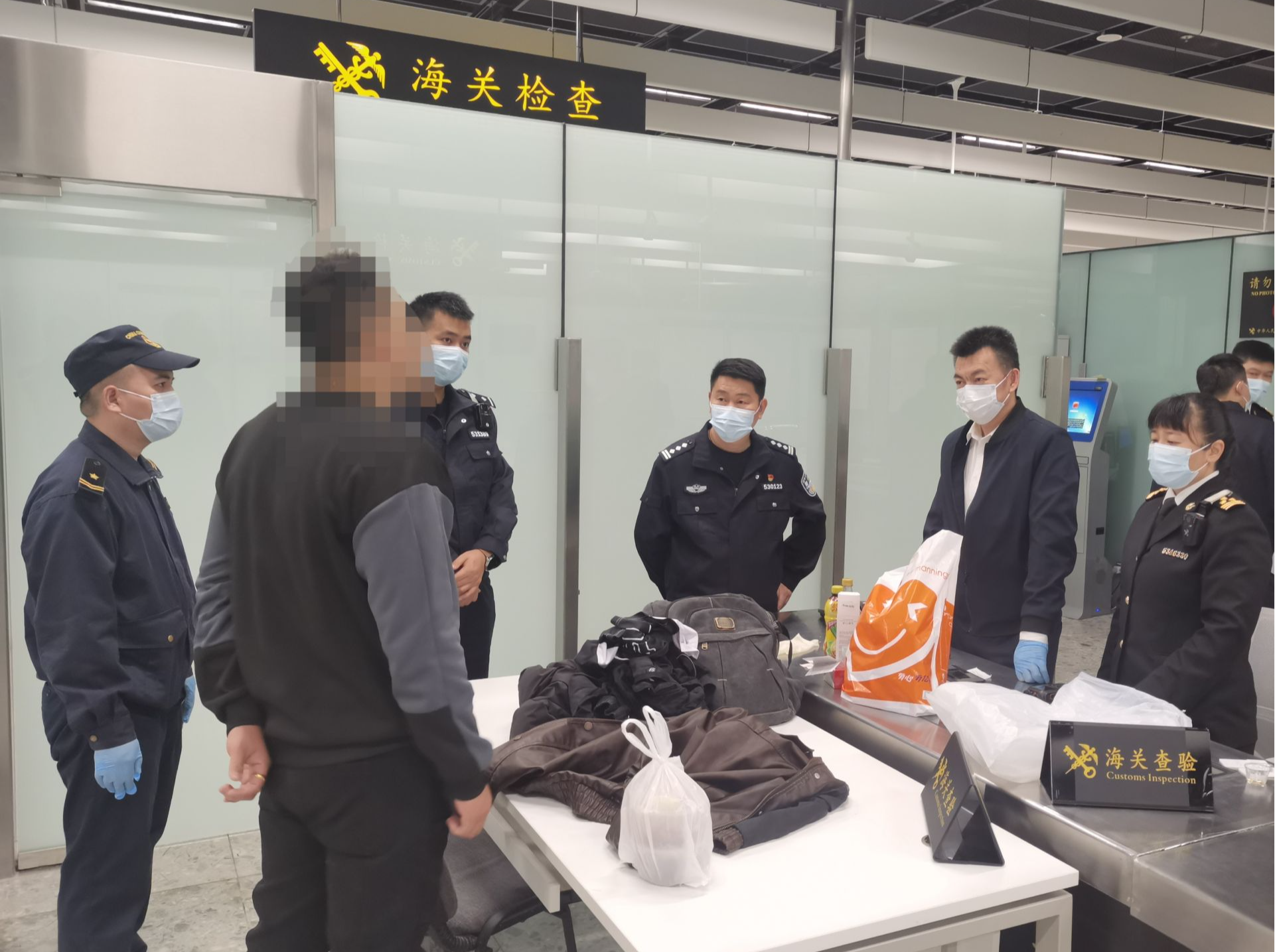 缴获含可待因成分“止咳水”1.5千克！深圳海关联合深圳铁路公安处3小时内破案