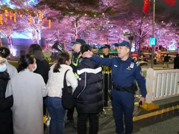 新春走基层｜灯光秀“龙”重登场，1500余名执勤人员坚守一线保障市民安全