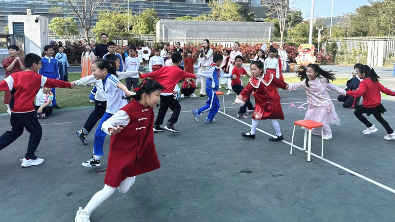 游园乐满溢，向龙启新篇！荔湾小学三年级开展传统文化理解课程展示活动