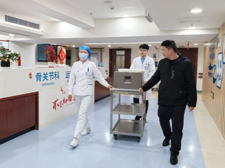 “给你们拜年啦！”深圳这家医院24年为患者送饺子