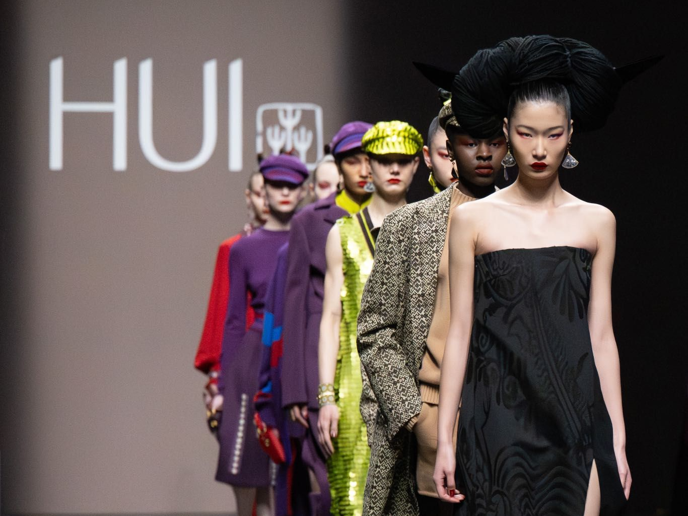 深圳HUI携中国非遗《高·髻》惊艳米兰