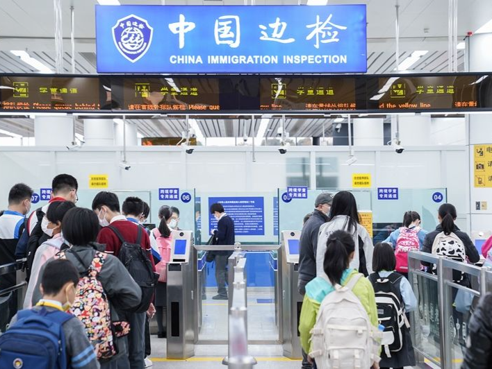 元气满满迎开学！文锦渡口岸持续优化措施保障跨境学生安全顺畅通关