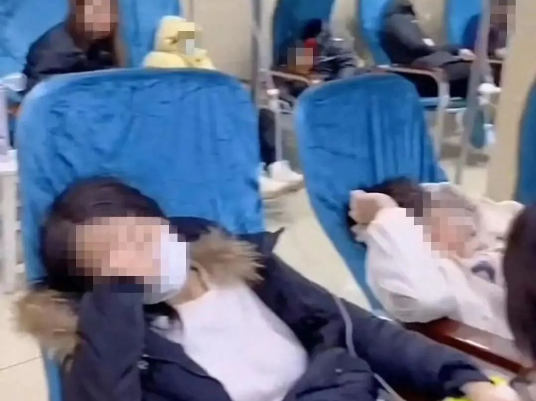 多个旅行团游客餐后上吐下泻，丽江卫健委通报