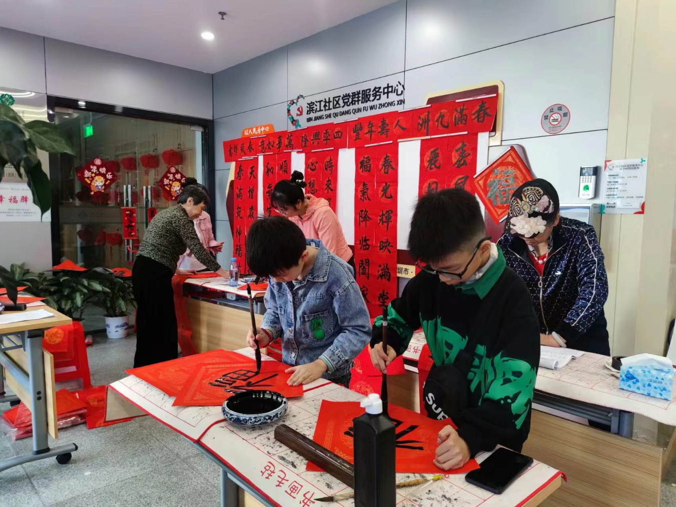 迎新送暖“服”多多！南园街道党群阵地乐融融