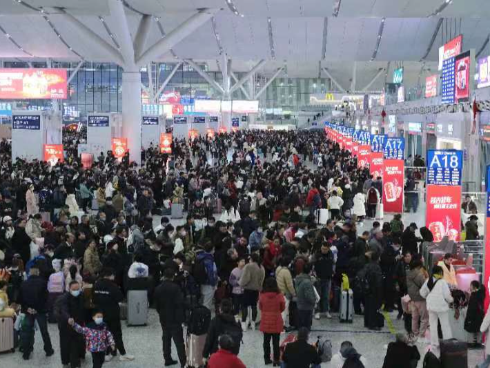 2月15日全国铁路发送旅客1515.9万人次，再创春运单日发送量新高