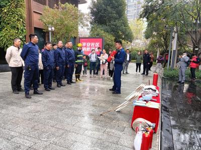红村社区开展安全宣传与消防演练活动