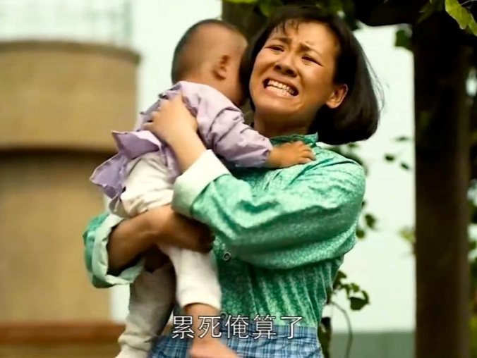 回家过年帮哥哥或姐姐带娃，大学生怎么成了“德华”？ 