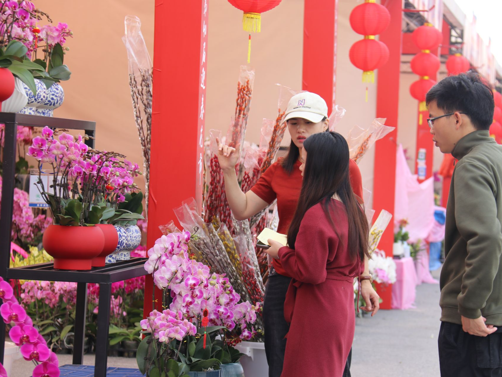 “桔王”拍出79999元！岭南年味美食嘉年华暨陈村花市在佛山顺德开幕